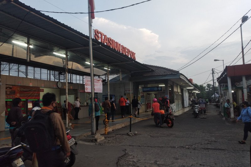 Belum Ada Antrean Panjang di Stasiun Depok - Medcom.id