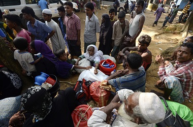 Malaysia Tahan 269 Rohingya dari Sebuah Kapal Rusak