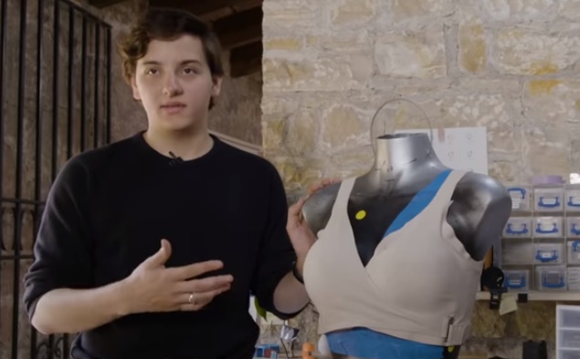 Pemuda Ini Ciptakan Bra Pendeteksi Kanker Payudara