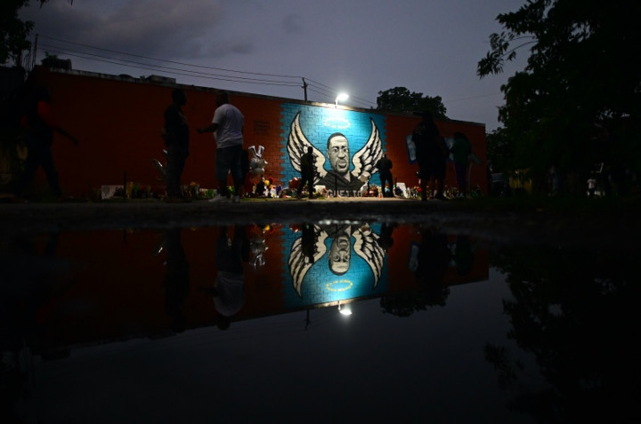 Gelombang Duka Ribuan Orang di Pemakaman George Floyd