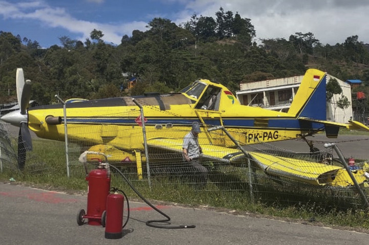 Pesawat Pengangkut BBM Tergelincir di Tolikara Papua
