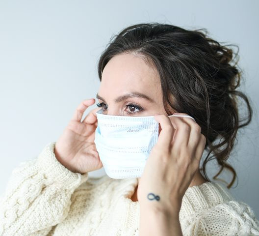 Ini cara mennghindari jerawat saat pakai masker. (Foto: Ilustrasi. Dok. Pexels.com)