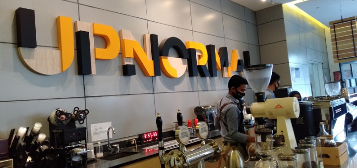 Warunk Upnormal Batasi Jumlah Pengunjung