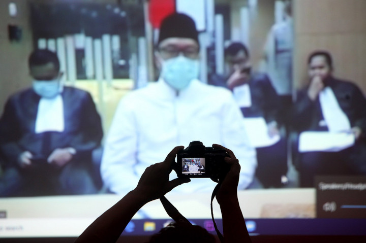 Imam Nahrawi Dituntut 10 Tahun Penjara