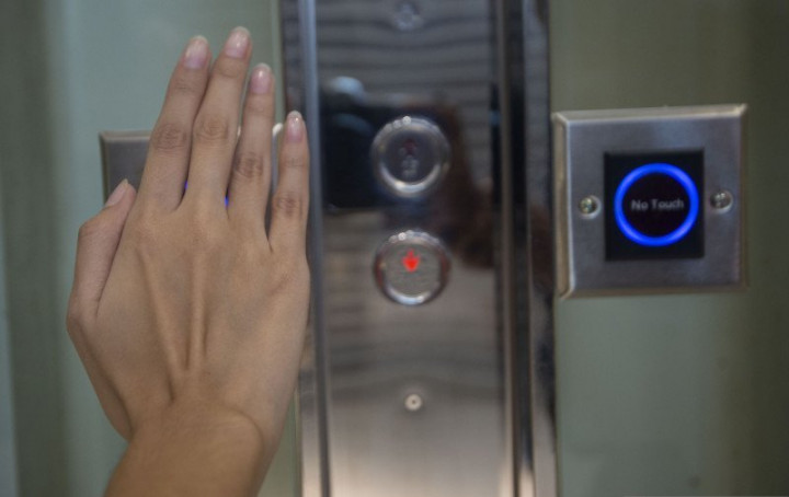 Mal di Jakarta Gunakan Sensor Tangan di Lift