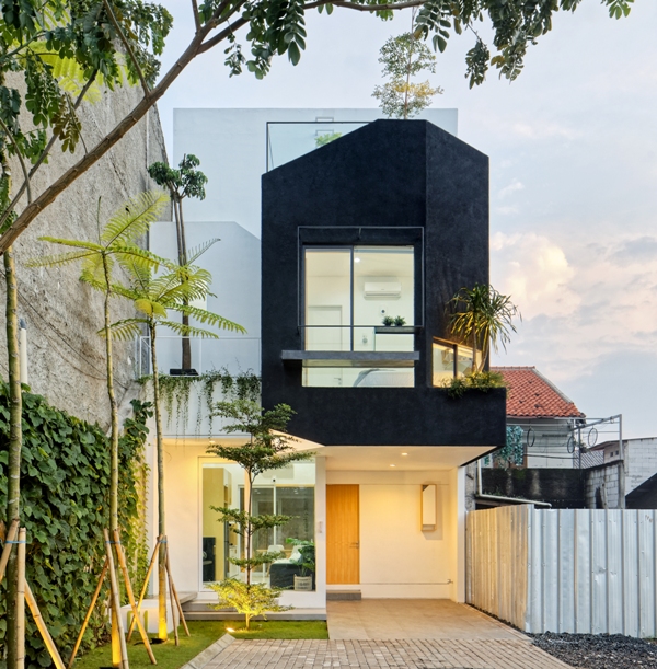 Hunian dengan Lahan Minim Berkonsep <i>Compact House</i>
