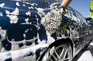 Cara Mudah Menjaga Cat Mobil Tetap Kinclong