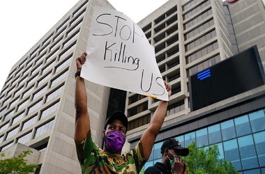 Demo Meletus di Atlanta usai Tewasnya Pria Kulit Hitam