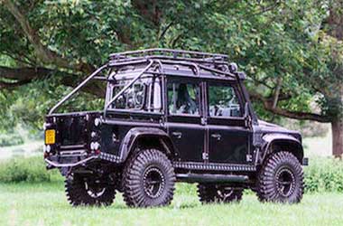 Kerennya Land Rover Defender SVX yang Beraksi di Film Spectre
