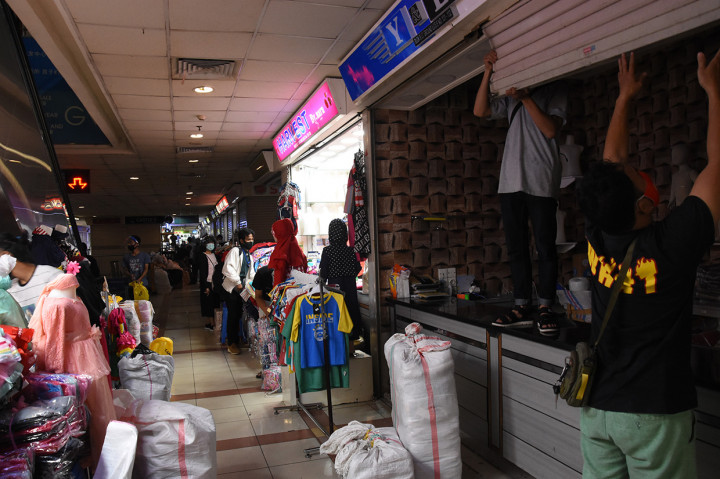 Pasar Tanah Abang Kembali Beroperasi