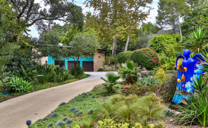 Miley Cyrus Jual Rugi Rumahnya Seharga Rp24 Miliar