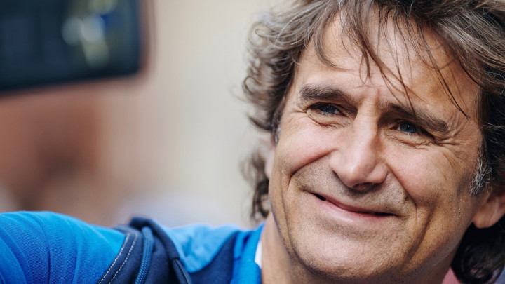 Mantan Pembalap F1 Alex Zanardi Kecelakaan Parah di Italia