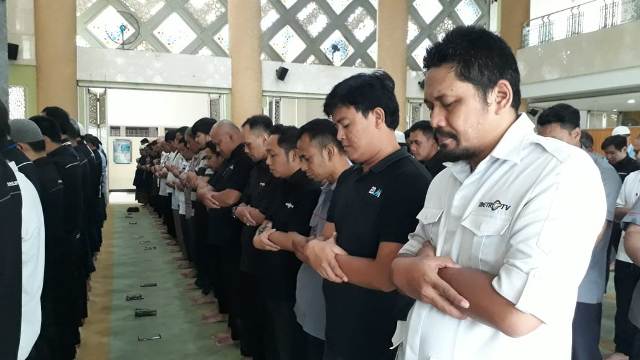 Umat Muslim Dianjurkan Salat Gerhana Besok