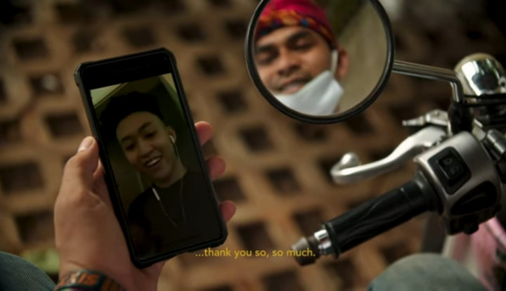 Setelah Los Angeles, Rich Brian Berbagi Rezeki di Bali