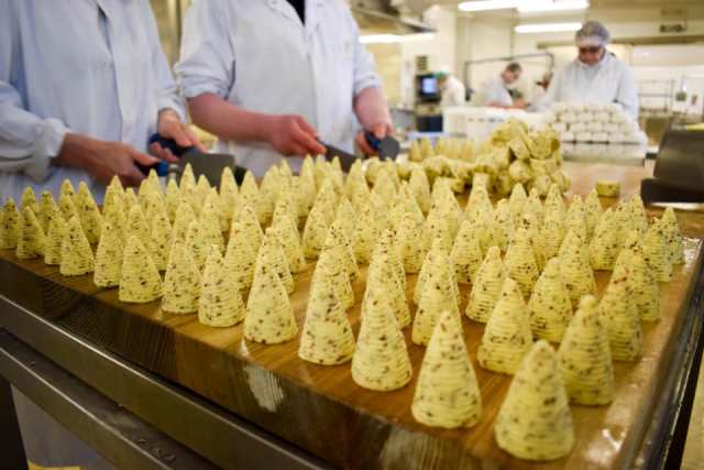 Butter Tradisional Prancis dengan Teknik <i>Malaxage</i>