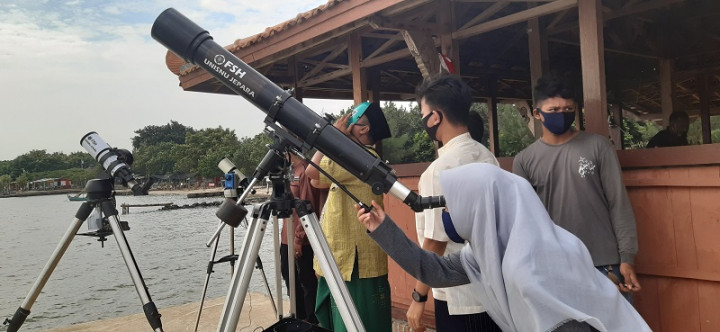 Gerhana Matahari Cincin di Jepara Terhalang Mendung