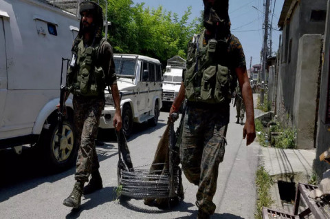 Pasukan India Bunuh Tiga Militan di Srinagar Kashmir