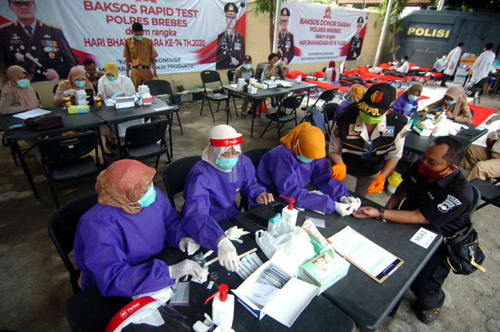 300 Personel Polres Brebes Jalani Rapid Test dan Donor Darah