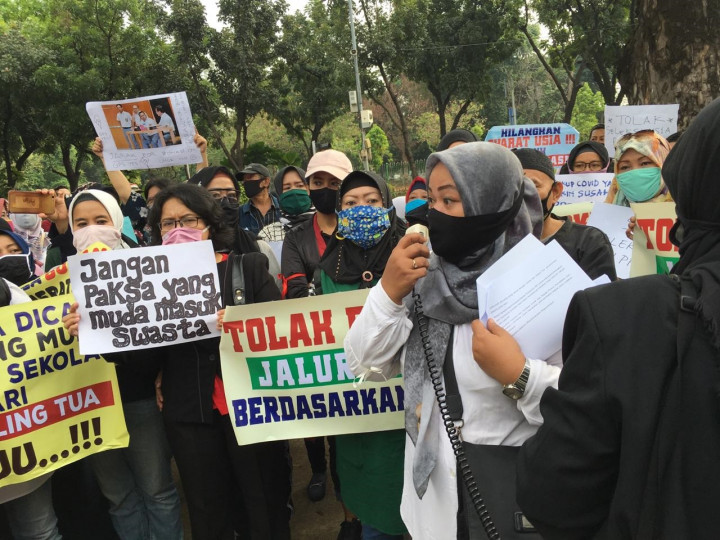 Orang Tua Demo Tolak PPDB DKI Gunakan Kriteria Usia