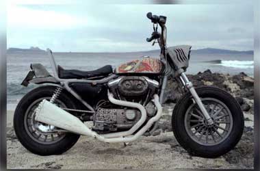 Modifikasi Harley-Davidson Sportster Bertema Hiu