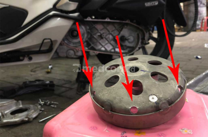 Cara Hilangkan Gredek di CVT, Solusinya di Mangkok Kopling?