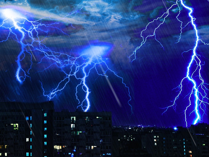 Petir Sepanjang 700 Kilometer Tercatat di Brasil