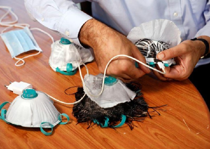 Peneliti Temukan Masker Elektrik yang Bisa 'Membersihkan Sendiri'