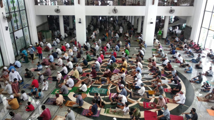 Pelaksanaan Salat Jumat di Turki Dilakukan di Halaman Terbuka