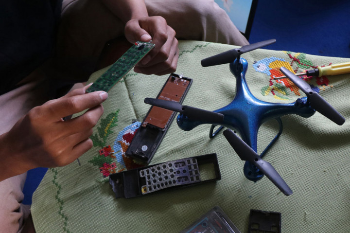 Siswa MAN 2 Kediri Buat Drone Berdaya Asam Pohon Pepaya