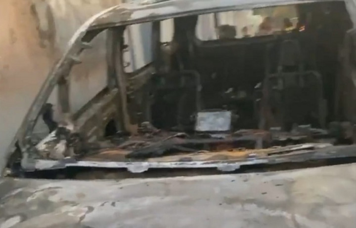 Polisi Olah TKP Pembakaran Mobil Via Vallen