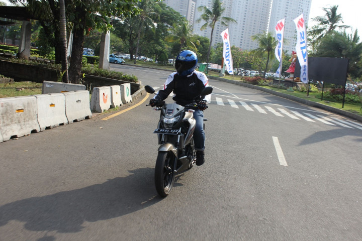 Langkah-Langkah Tetap Fit Mengendarai Motor Kopling