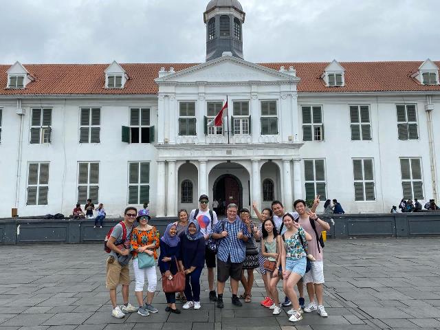 Menjelajahi Jakarta Bersama Jakarta Good Guide