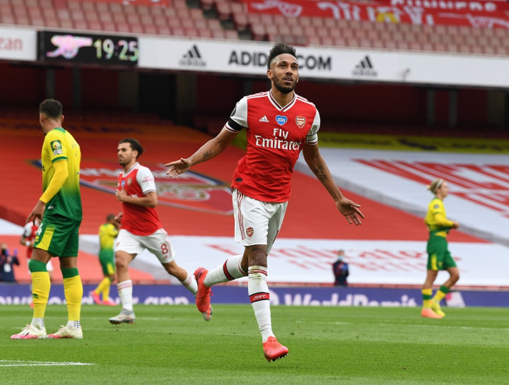 Sepasang Gol Aubameyang Bantu Arsenal Hancurkan Norwich City