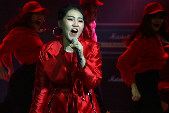 Via Vallen Ceritakan Jerih Payah Membeli Mobilnya yang Dibakar