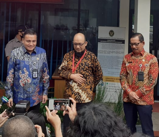 Komisi Kejaksaan menerima keterangan dari korban penyiraman air keras, Novel Baswedan. Medcom.id/Siti Yona Hukmana