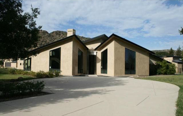 Aktor Twilight Jual Rumah Rp60 Miliar