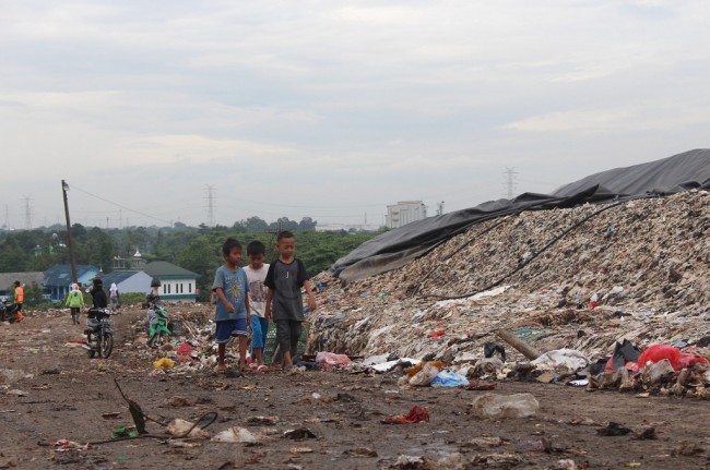 Jumlah Sampah Plastik Berlipat Imbas Belanja <i>Online</i>