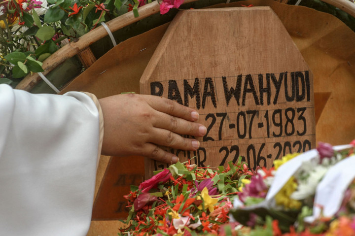 Pelda Anumerta Rama Wahyudi Dimakamkan