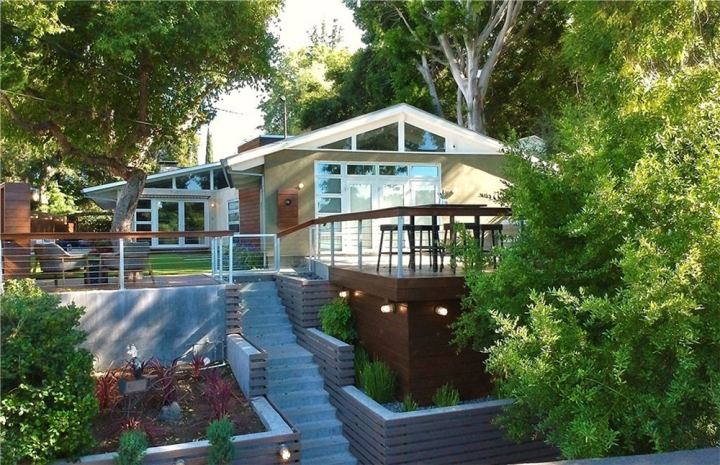 Aktor dan Sutradara Ini Jual Rumah Rp23,9 Miliar