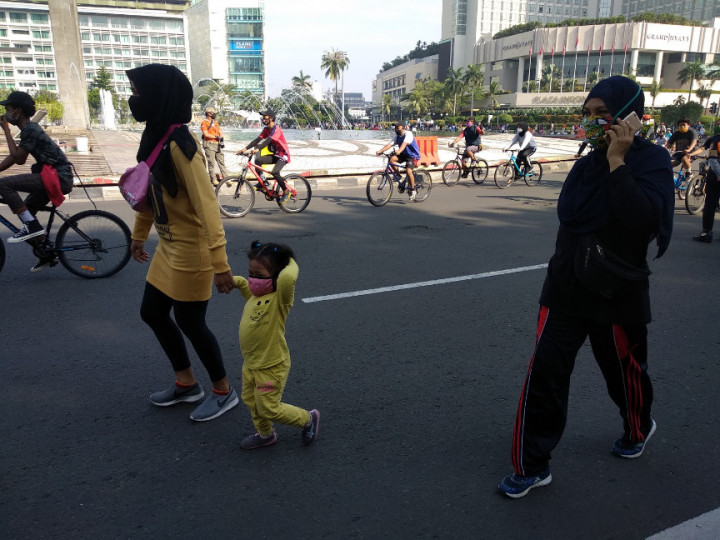 Warga Masih Memadati Kawasan Sudirman-Thamrin