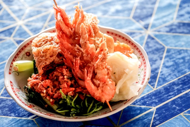 Nikmati Rasa Pedas Nasi Tempong Khas Banyuwangi