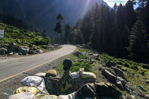 Pasukan Tiongkok Menarik Diri dari Lembah Himalaya