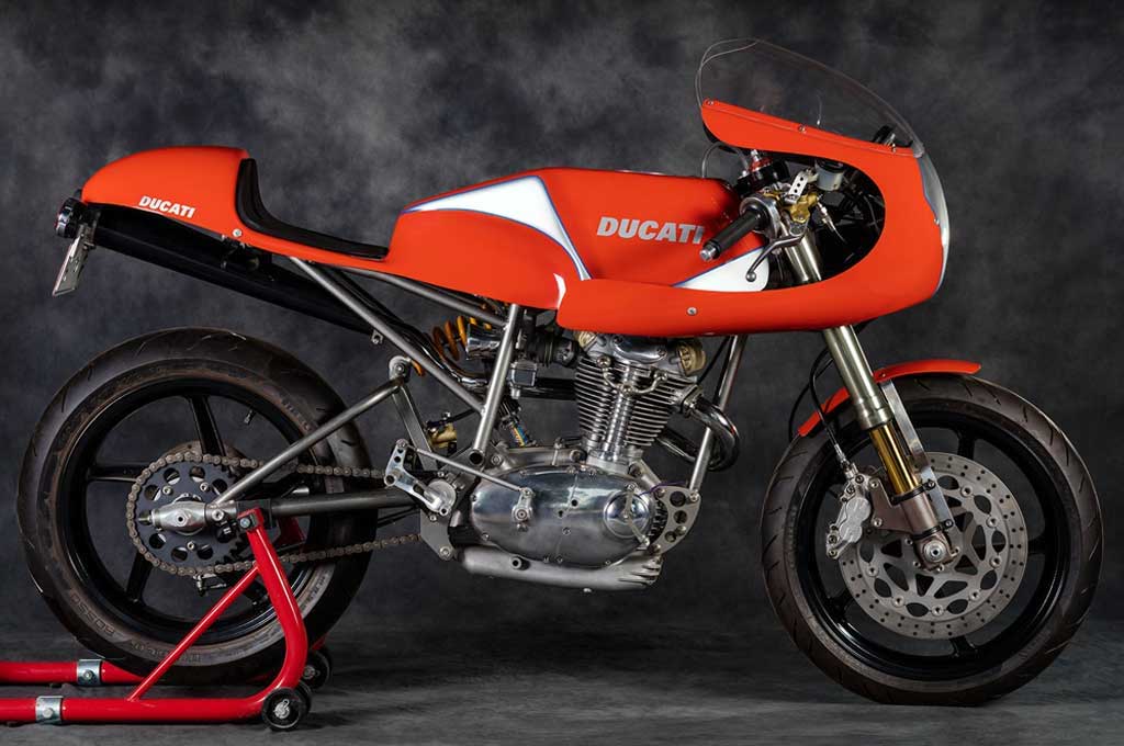 BevelTech merakit ulang Condor A350 lebih ganas dan penampilan baru. Phil Aynsley