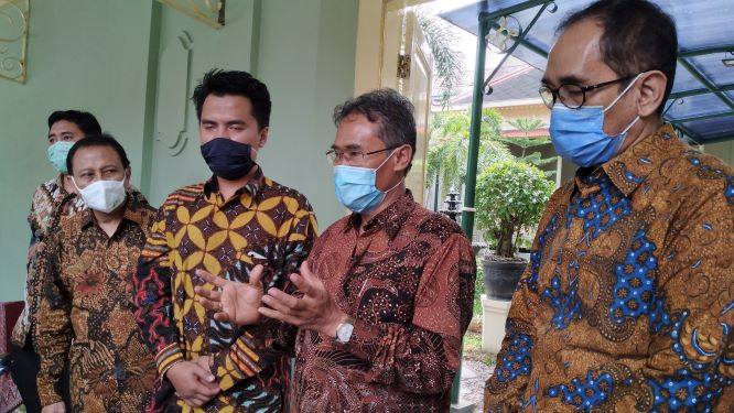 Rektor UGM: KKN Daring Bukan Berarti Tidak ke Lapangan