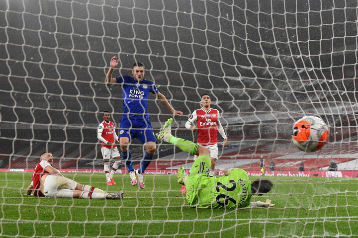 Leicester Tahan Imbang 10 Pemain Arsenal