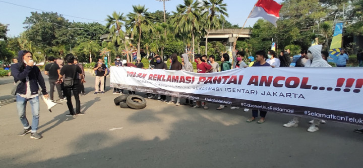 Massa Penolak Reklamasi Gelar Aksi di Ancol