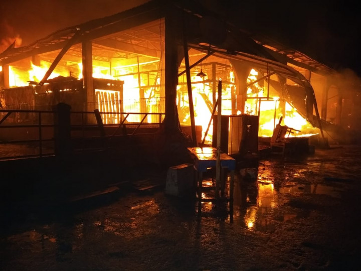 Ratusan Kios di Pasar Inpres Lhokseumawe Hangus
