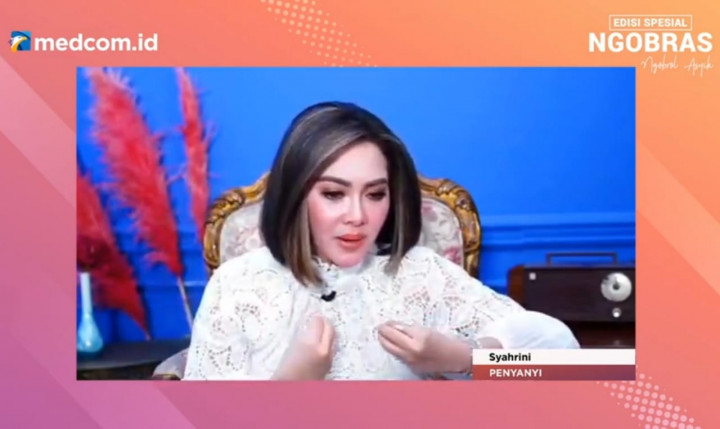 Syahrini Bangga Karya Lagunya Banyak Ditangani Melly Goeslaw