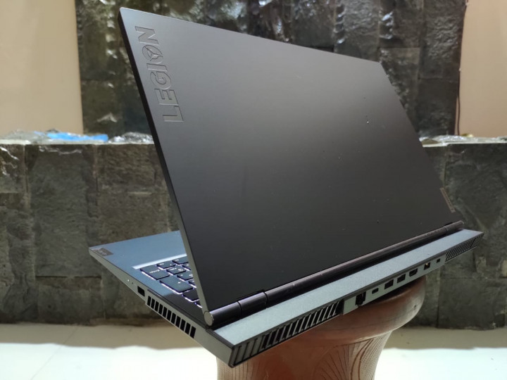 Review Lenovo Legion 5i, Laptop Gaming Rasa Kantoran