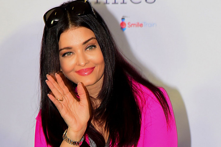 Setelah Amithab Bachchan, Aishwarya Rai Juga Positif Covid-19